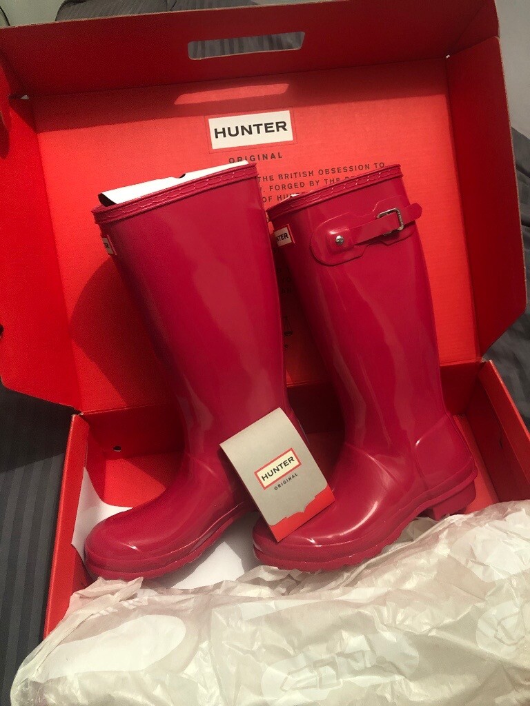 hot pink hunter rain boots womens
